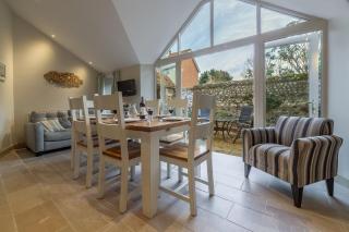 Mayes Cottage - 8