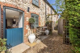 No 33 Cottage 2 - 9