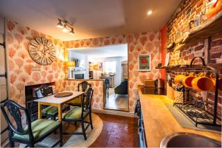 No 33 Cottage 3 - 4