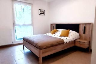 Pour 4 personnes entre Paris et Disneyland. - Pontault-Combault - 2