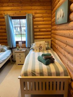 Laura's Lodge Hot Tub Log Cabin, Felmoor Park, Morpeth, Northumberland - 2