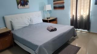 CHIC Family-friendly home sleeps up to 12 People, Right Unit - Catano - 7