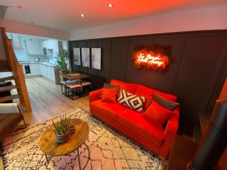 Hot Tub, King Bed, Central, Modern Beach House - Cleethorpes - 0
