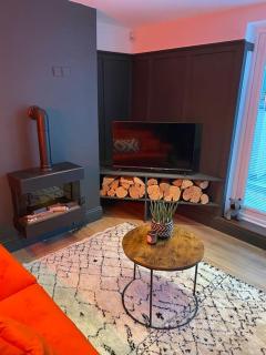 Hot Tub, King Bed, Central, Modern Beach House - Cleethorpes - 3