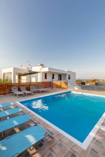 Villa Cleopatra with Private Pool,tennis and soccer field - Koskinou - 0