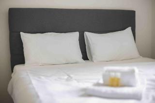 Urban Oasis with Queen Bed and View BE-12 - 4