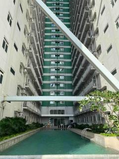 Double Bed, Reliable Wi-Fi w/ Back Up Internet - Manila - 9
