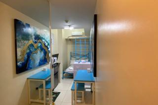 Double Bed, Reliable Wi-Fi w/ Back Up Internet - Manila - 4