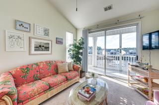 Sunset Beach Condo with Balcony, 5 Mi to the Ocean! - Sunset Beach - 7