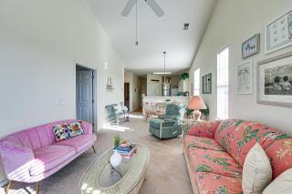 Sunset Beach Condo with Balcony, 5 Mi to the Ocean! - Sunset Beach - 5