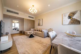 Walk to JBR Beach - Luxe 3BR with Marina & Sea Views - Dubai - 2