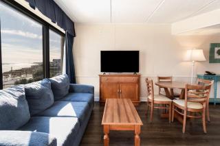 Deluxe Oceanfront King Room 3rd Floor - 7