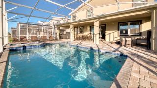 Family-Friendly Home with Pool & Movie Theater - Kissimmee - 0