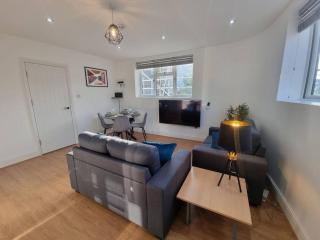 2 bedroom central apartment near station - 6