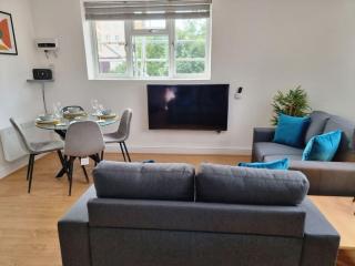 2 bedroom central apartment near station - 8