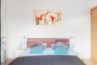 Christmas Market Downtown Apartment Boutique - Blue & Pink - 3