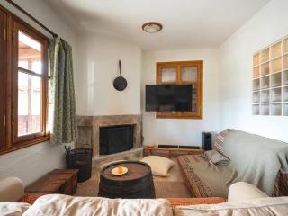 Traditional cosy chalet in Livadi - Kalívia - 9