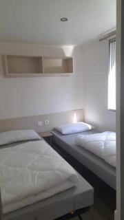 MOBILHOME EN BORD DE MER sur camping 4 étoiles - 5