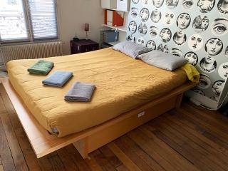 Stylish Flat with Balcony Facing South - 8