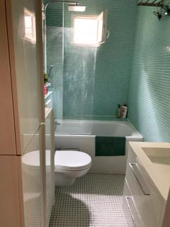 Stylish Flat with Balcony Facing South - 9