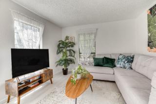 Charming Austin Home on 2 Acres BBQ and Yard! - Bee Cave - 7
