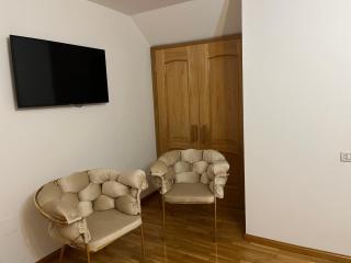 Green Forest Bran House - Bran - 6