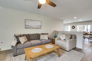 Sunny Oceanside Home with Patio, 5 Mi to Downtown! - 6