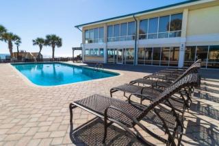 Bright Modern Room with Ocean Front View 4th Floor - 4
