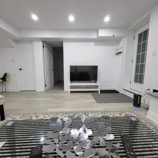 New Two Bedroom Entire Basement Apartment in Angus - Angus - 7