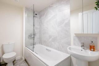 Stunning Private room in a Home - TV, Bathroom & Parking! - 5
