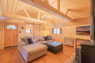 Beary Cozy Lodge - Close to the lake, village and more! Modern aesthetics meet mountain charm! - 4