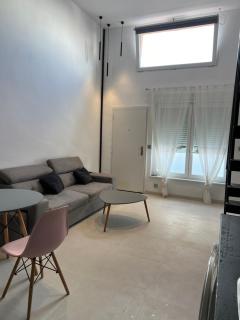 Mini duplex moderno bien ubicado. - 2