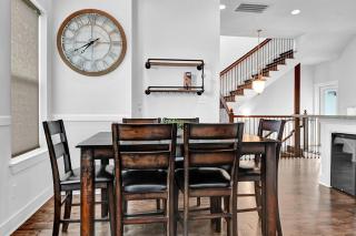 Relax in HTX POOL,15ppl,4br,4b - Houston - 5
