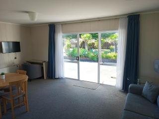 Beaches Motel - Waihi Beach - 3