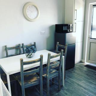 Bay View Bungalow Benllech, 5 Min Walk from Beach - Benllech - 9