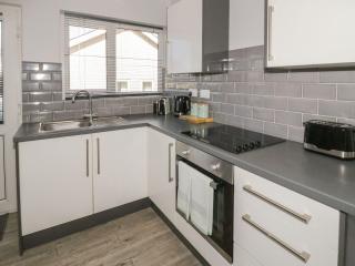 Bay View Bungalow Benllech, 5 Min Walk from Beach - Benllech - 4
