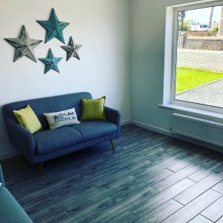 Bay View Bungalow Benllech, 5 Min Walk from Beach - 1