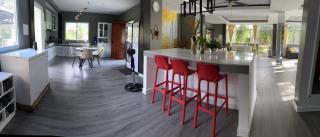 INATO SUITES Rm 1 1 queen bed and a pullout sofa bed - 7