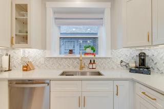 Hot Tub, Fire Pits Ideally Located Denver Home! - 2