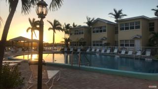 Gulf Coast Gem Private Condo - 2bed, 1bath, Sleeps 6, Across the Street From Beach & Gulf, Game Room, Pool - 3