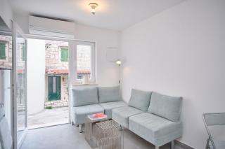 Split Old Town Hideaway - Cozy House - 8