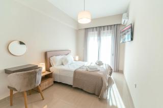Designer Stay 100sqm, Wood & Marble , 5min to Sea - Platánion - 7