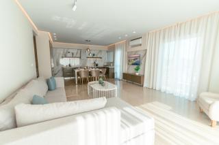 Designer Stay 100sqm, Wood & Marble , 5min to Sea - Platánion - 4