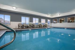 Holiday Inn Express & Suites Clinton by IHG - 1