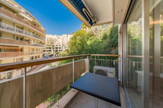 Very nice 2 bedroom apartment in the center of Cannes completely renovated - 2