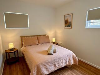 3 Bed Budget Accom Hidden Gem Parking Near Gabba - Brisbane - 3