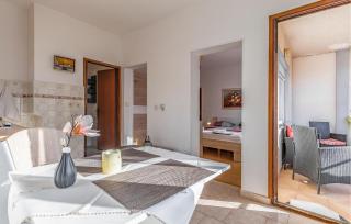 Gorgeous Apartment In Medulin With Wifi - Medulin - 9