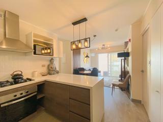 Designer apt - Downtown Miraflores w/parking! - 8