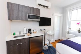 Modern Studio, quick train to Boston..#16 - Brookline - 8