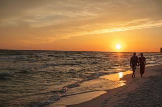 Laketown Wharf Resort Family Friendly Condos 2nd and 3rd floors Just Steps To The Beach 5 Pools Lake View - Panama City Beach - 5